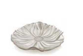 IVV Magnolia Plate in pearly ivory decorated glass